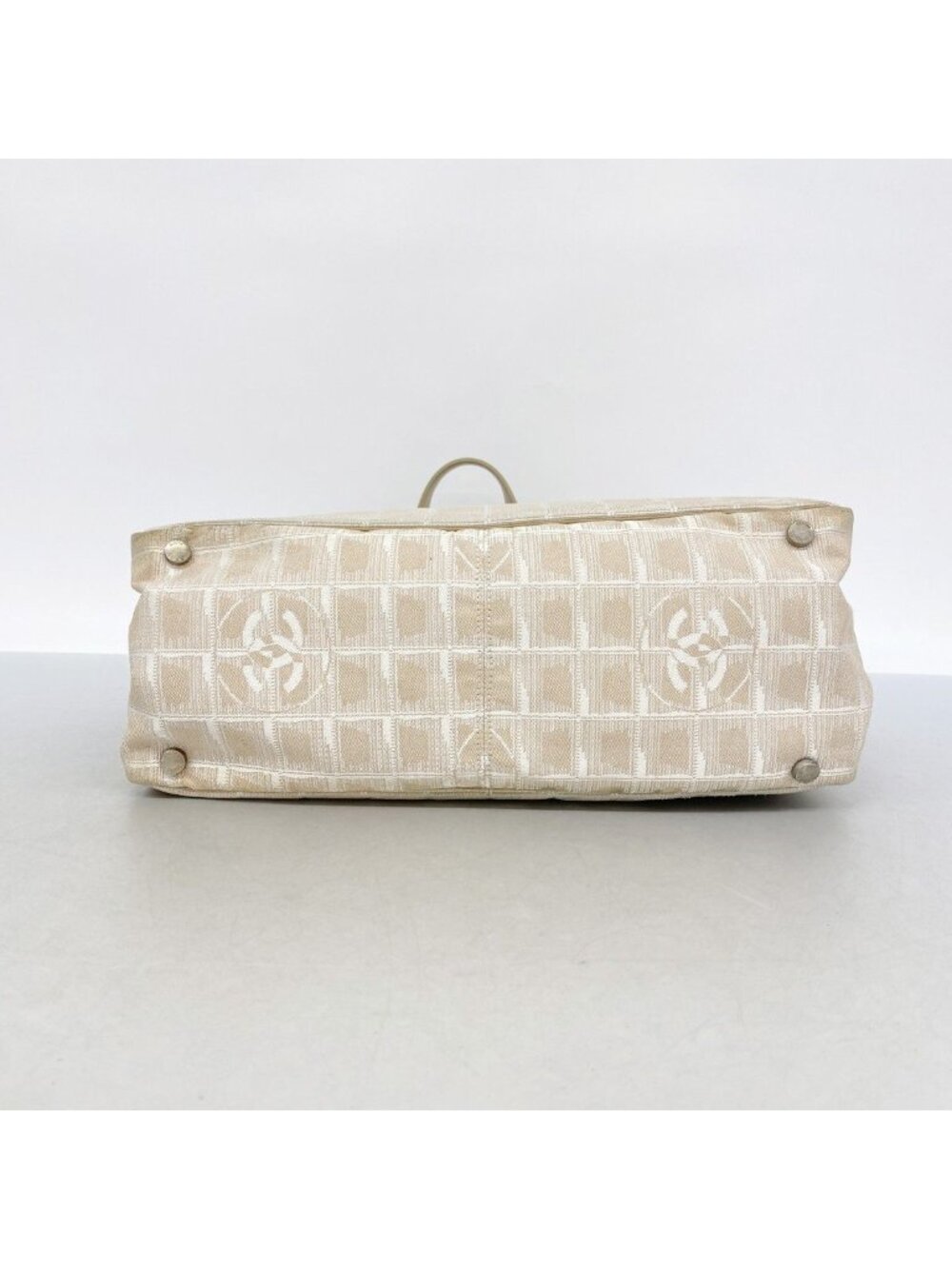 Chanel Tote New Travel Nylon Beige Silver - Picture 3 of 10